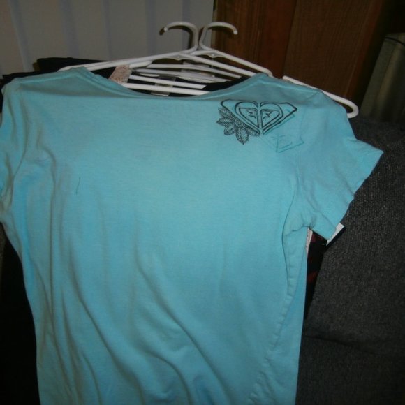 T-Shirt - Picture 3 of 3